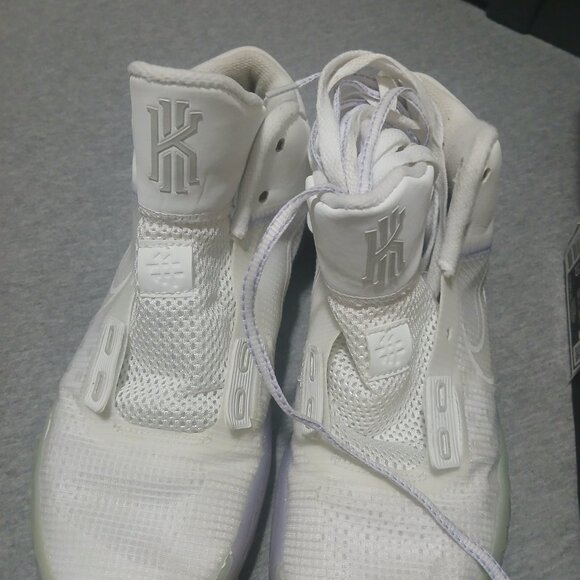 Kyrie Flytrap IV - Picture 3 of 3